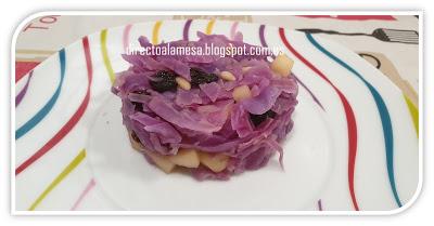 Lombarda con manzana, pasas y piñones