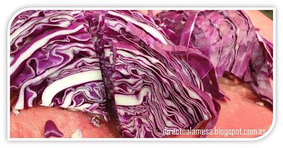 Lombarda con manzana, pasas y piñones