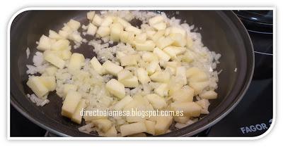 Lombarda con manzana, pasas y piñones