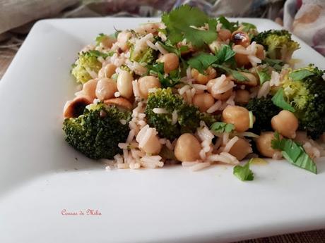 Ensalada de brócoli, arroz, garbanzos y almendras #lunessincarne Ensalada de brócoli, arroz, garbanzos y almendras #lunessincarne