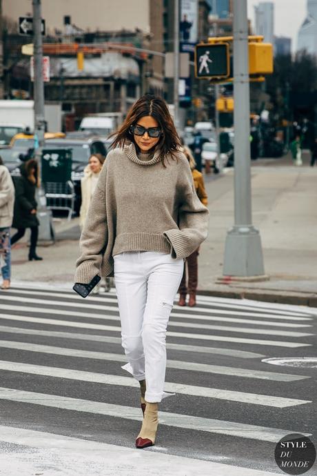 Vuelve mi obsesión con los pantalones blancos, tanto en invierno como en verano