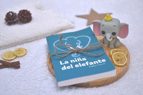 La niña del elefante (Brigitte Traveria) La niña del elefante (Brigitte Traveria)