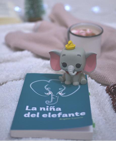 La niña del elefante (Brigitte Traveria) La niña del elefante (Brigitte Traveria)