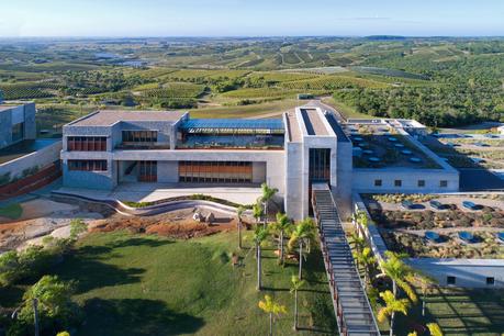 Cuatro bodegas con arquitectura de alto impacto en el Este de Uruguay Cuatro bodegas con arquitectura de alto impacto en el Este de Uruguay