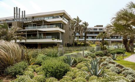 Complejo Selenza Punta del Este / Gómez Platero Arquitectos Complejo Selenza Punta del Este / Gómez Platero Arquitectos