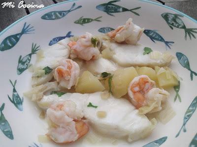 PESCADO AL CAVA CON LANGOSTINOS, PUERROS Y PATATAS