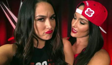 Las gemelas bella  querían  usar otro nombre en la WWE