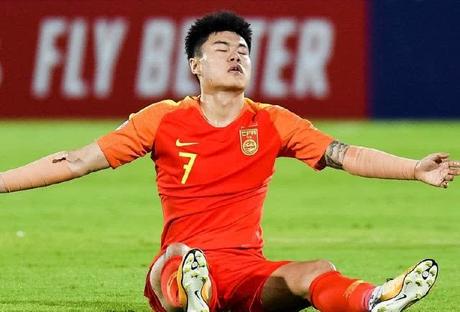 李铁集训初见成效！央视名记：以前我反对集训，现在看来我错了