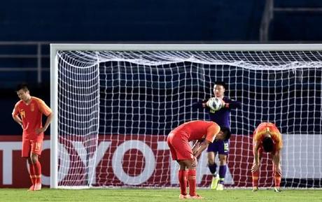 李铁集训初见成效！央视名记：以前我反对集训，现在看来我错了