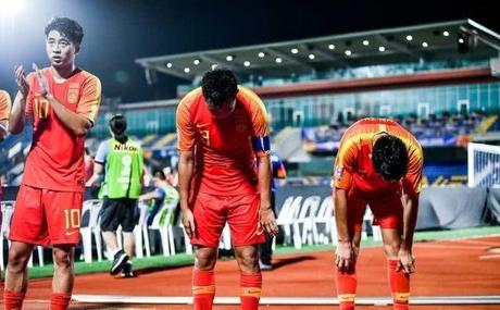 李铁集训初见成效！央视名记：以前我反对集训，现在看来我错了