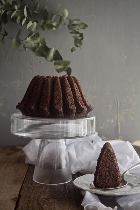 Chocolate Mayonnaise Bundt Cake #BundtBakers {con solo 5 ingredientes}