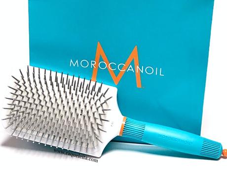 melena-mas-suave-y-bonita-gracias-a-los-cepillos-de-moroccanoil moroccanoil-cepillo-plano-ionico
