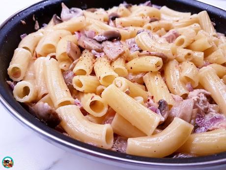 Macarrones con champiñones y atún