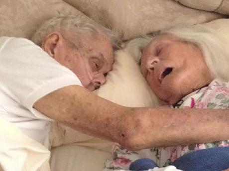   Después de 75 años de estar casados, murieron en los brazos del otro