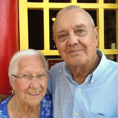 Tras 75 Años Juntos Mueren Abrazados Casi El Mismo Día