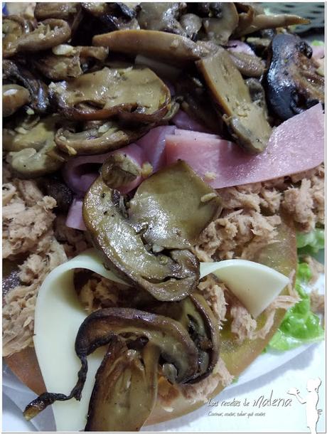 Ensalada  con champiñones frescos. Una ensalada completa que nos sirve como plato único