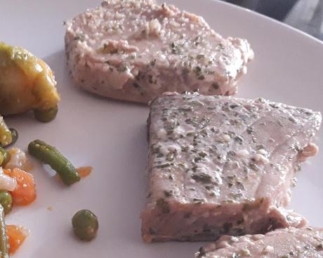 ATÚN CON VERDURAS A LA PARRILLA