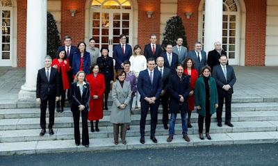 Pedro Sánchez promete un “Gobierno plural que hablará con varias voces, pero que emitirá el mismo mensaje” y arrecia la Coalición del Apocalipsis de la oposición.