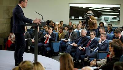 Pedro Sánchez promete un “Gobierno plural que hablará con varias voces, pero que emitirá el mismo mensaje” y arrecia la Coalición del Apocalipsis de la oposición.