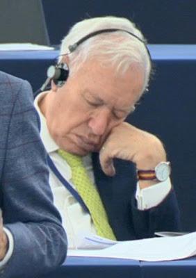 Pedro Sánchez promete un “Gobierno plural que hablará con varias voces, pero que emitirá el mismo mensaje” y arrecia la Coalición del Apocalipsis de la oposición. Pedro Sánchez promete un “Gobierno plural que hablará con varias voces, pero que emitirá el mismo mensaje” y arrecia la Coalición del Apocalipsis de la oposición.