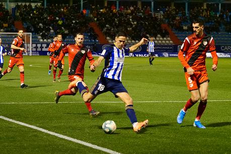 El Rayo aguanta y consigue llevarse un punto de El Toralín  (1-1)