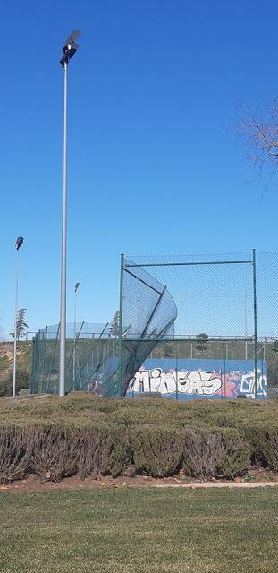 NAVIDADES OSCURAS, IBI ESTANCADO, ATASCOS, COMERCIANTES CABREADOS Y DENUNCIAS VARIAS.