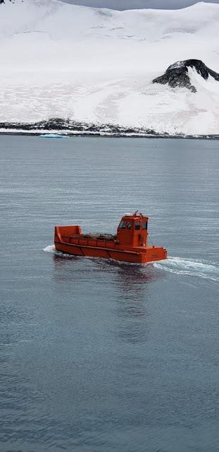 ABASTECIMIENTO DE LA BASE ANTARTICA ORCADAS