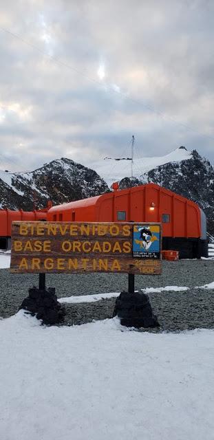 ABASTECIMIENTO DE LA BASE ANTARTICA ORCADAS