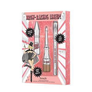 estuche con tres productos de cejas benefit