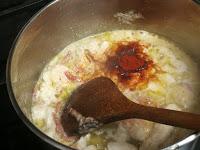 SOPA DE AJO CON POLLO Y JAMÓN SOPA DE AJO CON POLLO Y JAMÓN