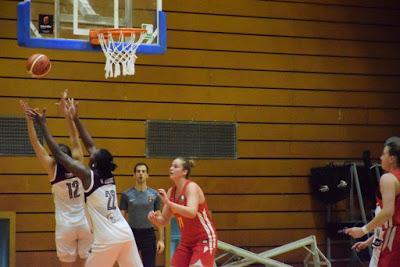 Galería de clics del Segle XXI-Bàsquet Femení Sant Adrià (Liga Femenina 2)