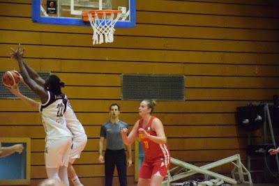 Galería de clics del Segle XXI-Bàsquet Femení Sant Adrià (Liga Femenina 2)