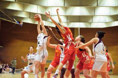 Galería de clics del Segle XXI-Bàsquet Femení Sant Adrià (Liga Femenina 2)