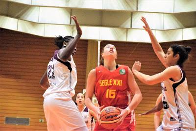 Galería de clics del Segle XXI-Bàsquet Femení Sant Adrià (Liga Femenina 2)