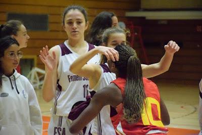 Galería de clics del Segle XXI-Bàsquet Femení Sant Adrià (Liga Femenina 2)