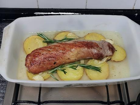 Solomillo asado de cerdo con salsa de Roquefort