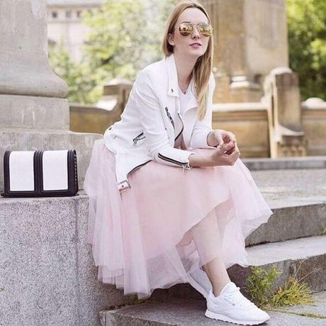 Falda Larga De Flores Con Tenis