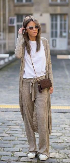 SEASONAL TREND; EL PANTALON DE PUNTO.-