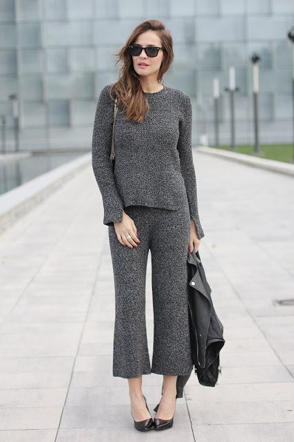 SEASONAL TREND; EL PANTALON DE PUNTO.-