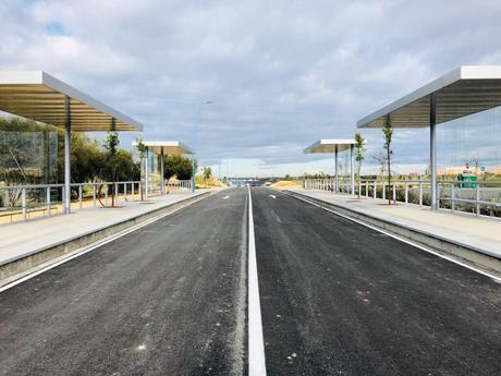 ESTE AÑO ENTRARÁ EN FUNCIONAMIENTO UN PRIMER TRAMO DE LA PLATAFORMA RESERVADA PARA EL AUTOBÚS ECOLÓGICO COMO PROLONGACIÓN DE LA LÍNEA 1 DE METRO, DESDE OLIVAR DE QUINTOS HASTA ARCO NORTE ESTE AÑO ENTRARÁ EN FUNCIONAMIENTO UN PRIMER TRAMO DE LA PLATAFORMA RESERVADA PARA EL AUTOBÚS ECOLÓGICO COMO PROLONGACIÓN DE LA LÍNEA 1 DE METRO, DESDE OLIVAR DE QUINTOS HASTA ARCO NORTE