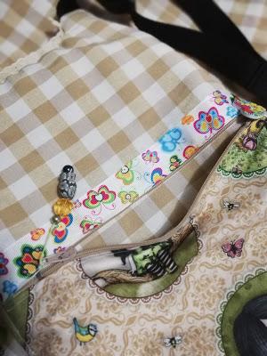 MOCHILAS DE TELA Y DELANTALES