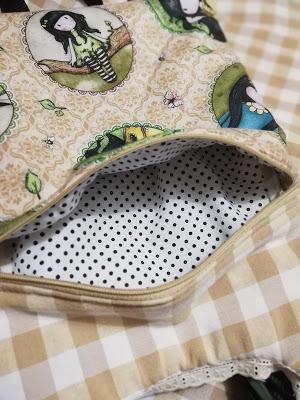 MOCHILAS DE TELA Y DELANTALES