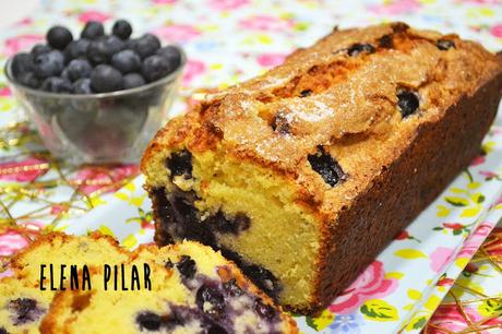 Bizcocho de mascarpone, arándanos y lima