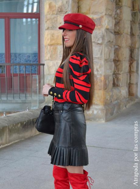 MINIFALDA POLIPIEL Y JERSEY DE RAYAS