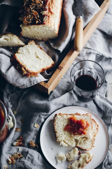 Brioche de Mascarpone y almendras
