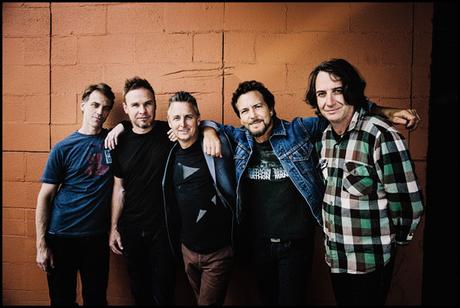 Pearl Jam, entre el funk y el afterpunk en 'Dance of the Clairvoyants'