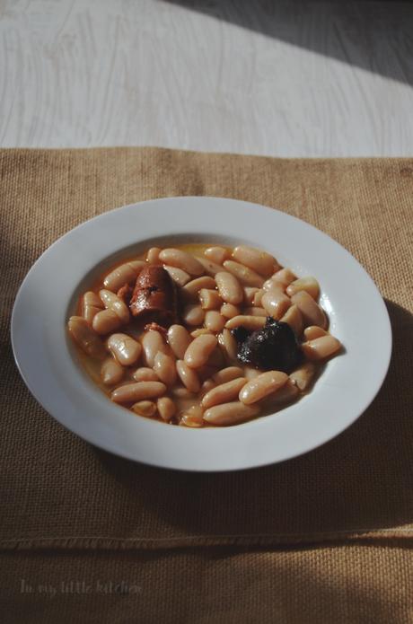 Fabada en olla de cocción lenta o crockpot