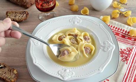 SOPA DE POLLO Y VERDURAS CON JAMÓN SERRANO SOPA DE POLLO Y VERDURAS CON JAMÓN SERRANO
