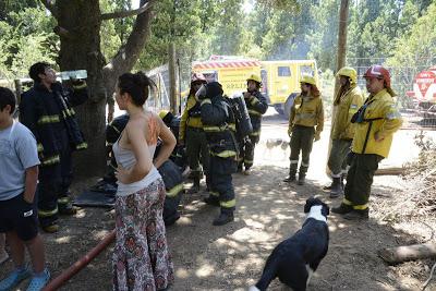 Una mujer pide colaboración a la comunidad luego de que un incendio destruyera su casa