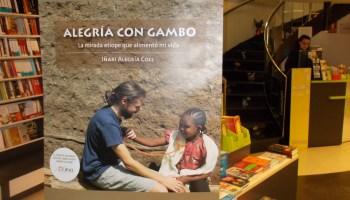 El temporal Gloria no impide la presentación del libro «El Último cooperante» en Barcelona
